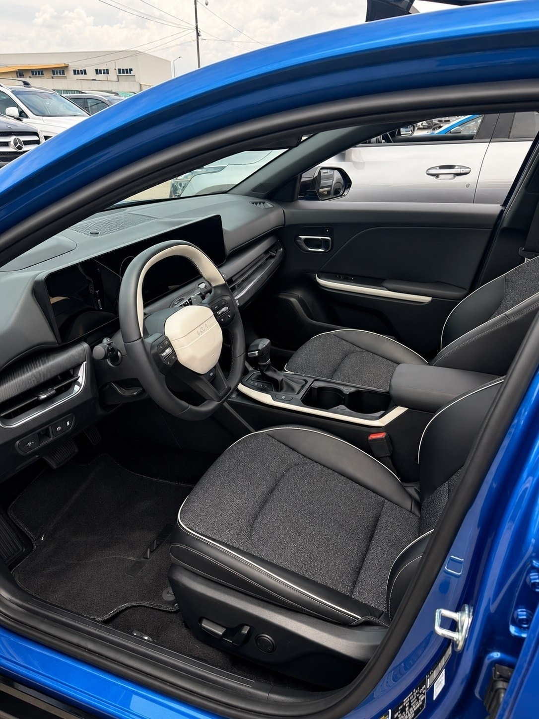 Kia k4