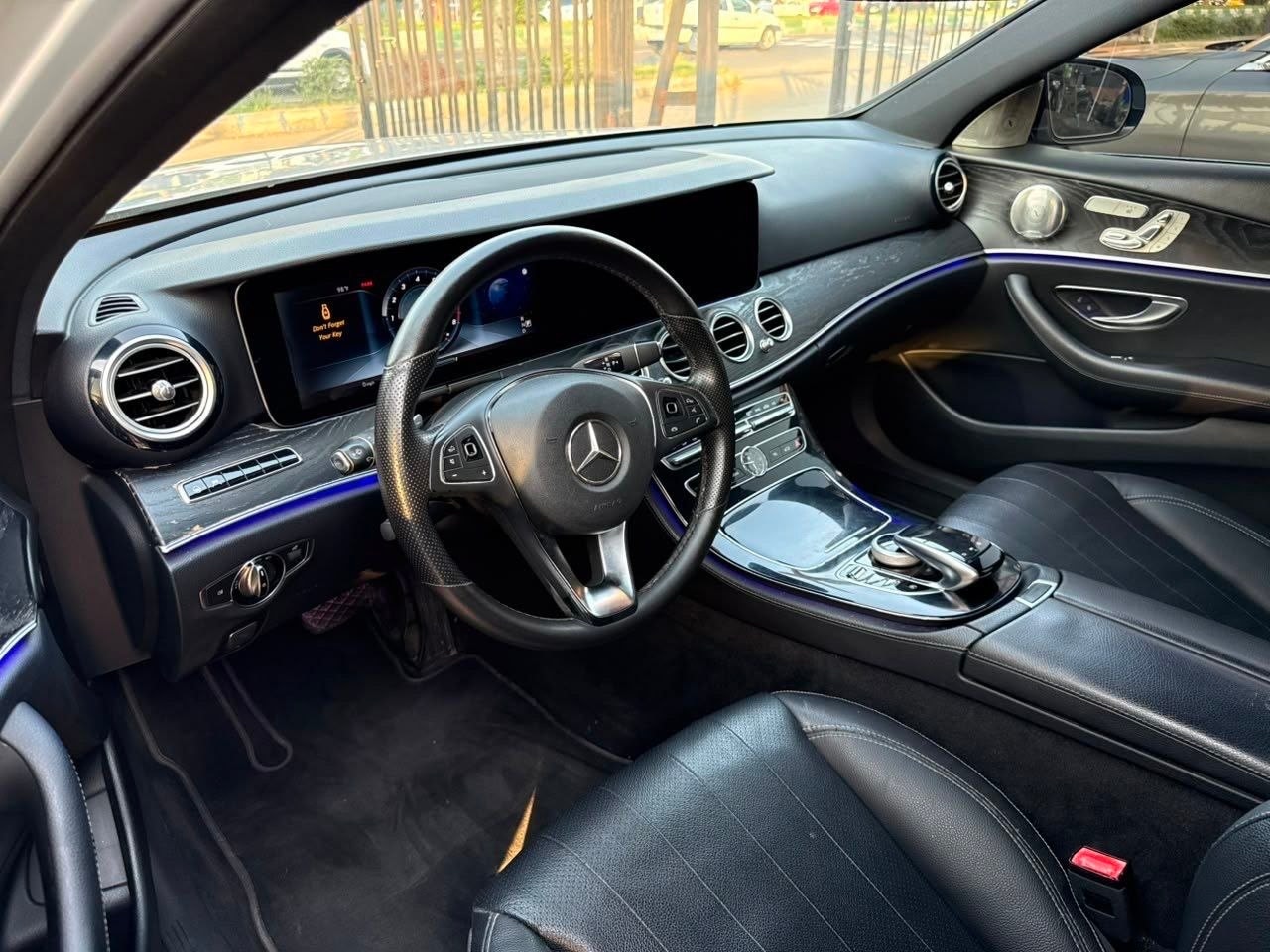 مرسدس بنز E300 AMG
